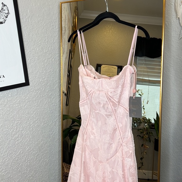 House of Cb 'Seren' Soft Pink Floral Lace Back Maxi Dress NWOT - Picture 6 of 11